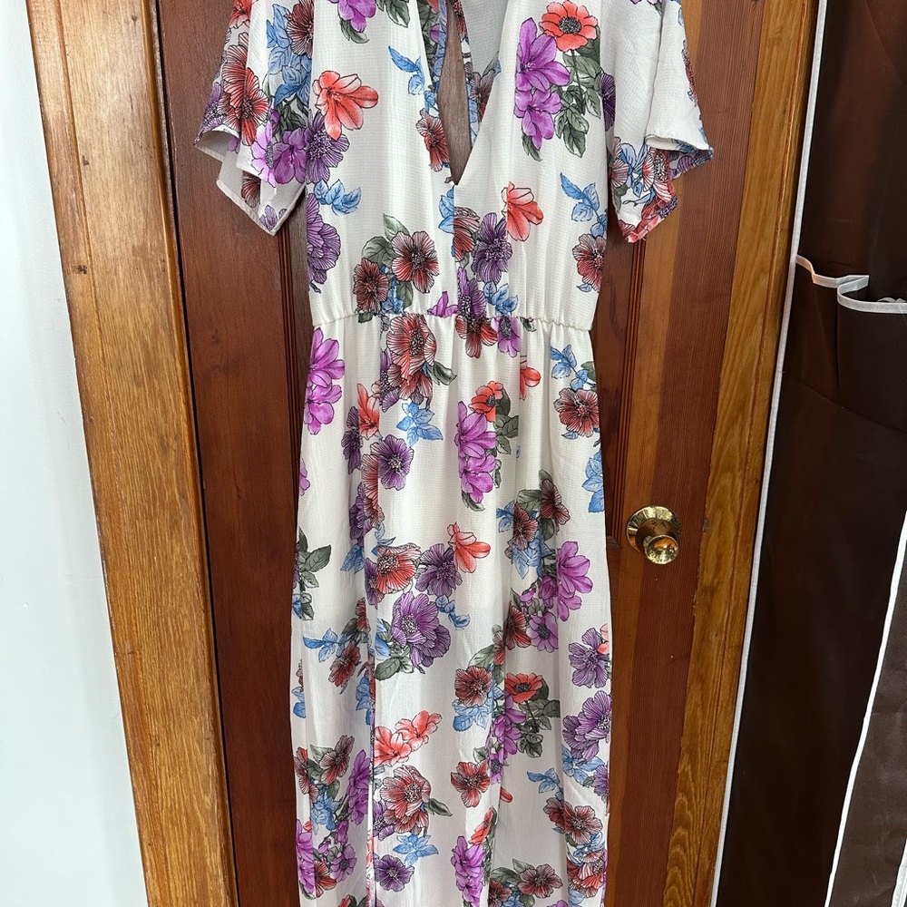 Floral V-Neck Maxi Dress with Open Back and Slit